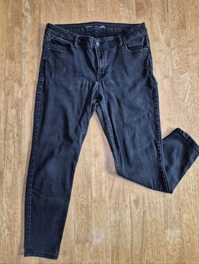 Old Navy Black Women’s Rockstar Super Skinny Jeans Plus Size Mid Rise